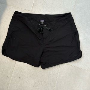 Patagonia Women's Wavefarer® Boardshorts Black Size 12